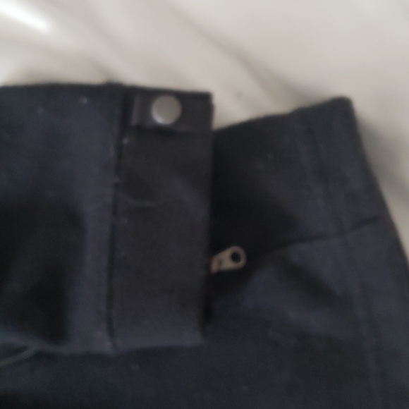 North face black Zippered front jacket with logo front and back - Picture 5 of 11